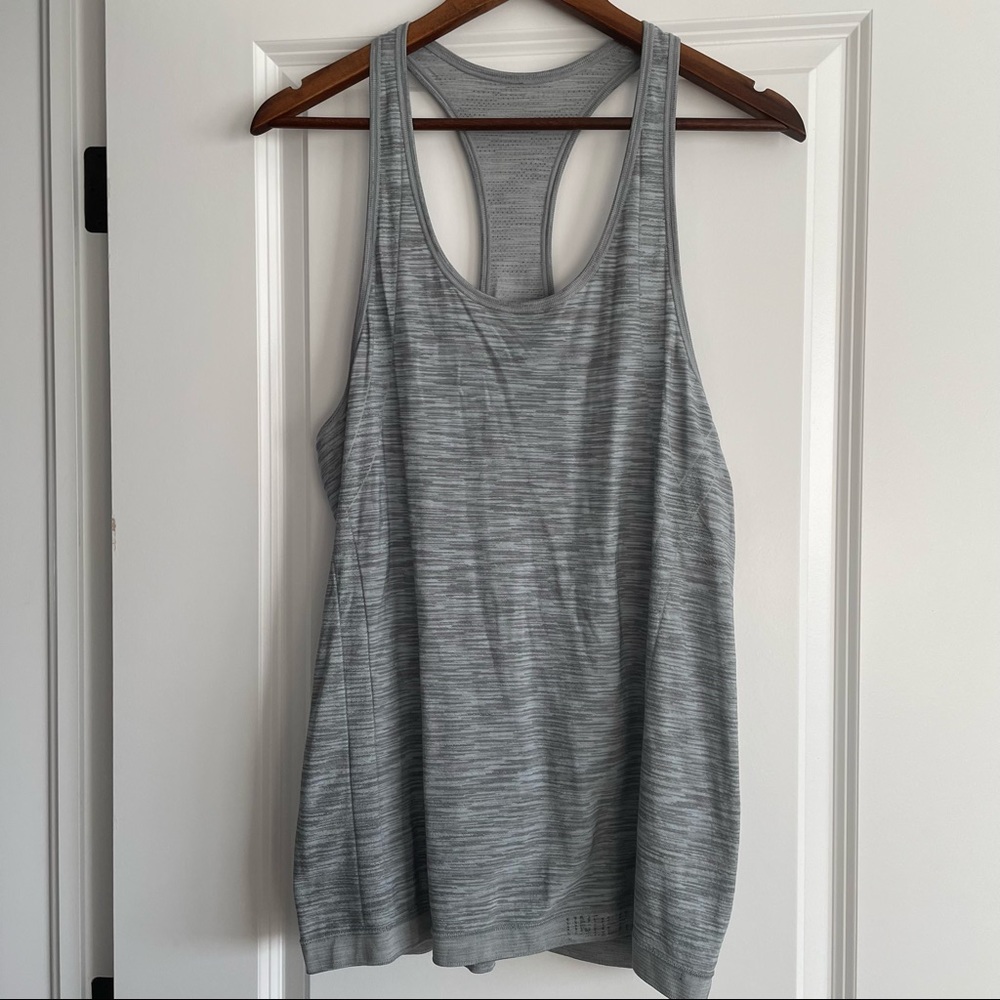 Size L Under Armour Threadborne Tank